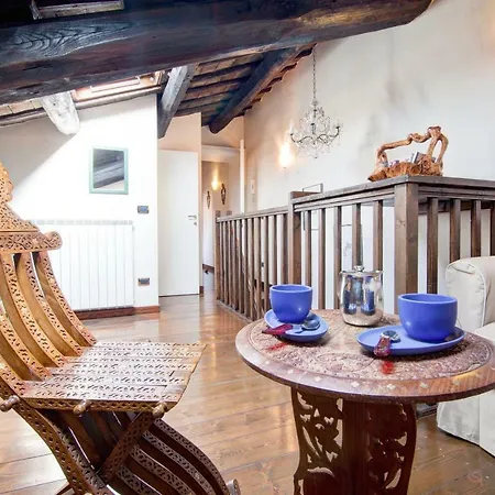 Colosseo Polymnia Homeholiday Apartamento *