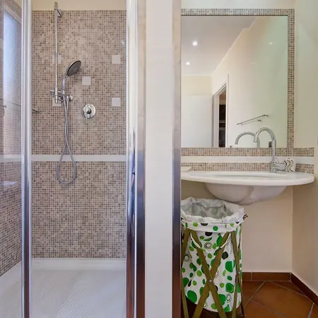 Colosseo Polymnia Homeholiday Apartamento Roma