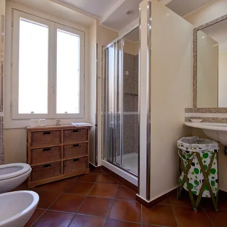 Colosseo Polymnia Homeholiday Apartamento